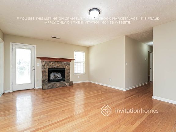 3rd image of 2975 Hampton Valley Dr