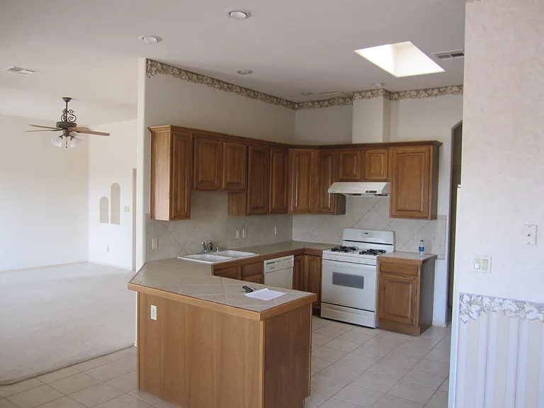 564 Canyon Point Rd — Photo 5