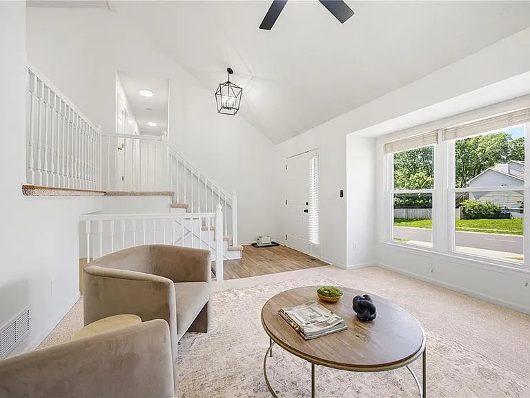 15209 Lamar Ave — Photo 3