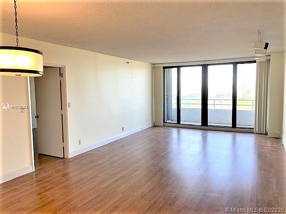 2nd image of 20225 NE 34th Ct APT 2215