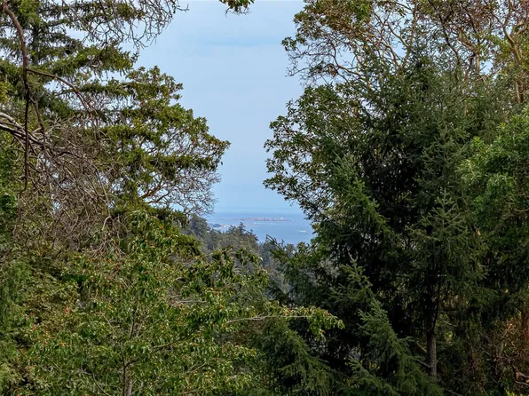 3330 Ravenwood Rd, Colwood, BC V9C 2X4