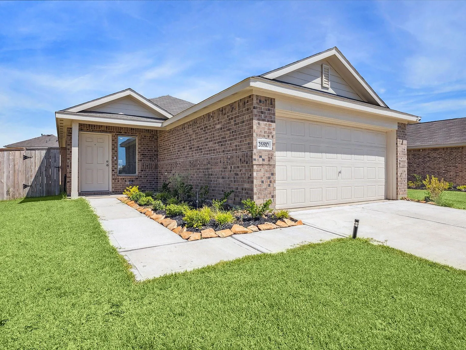 3 bed, 2.0 bath, 1470 sqft, $2,000 — Photo 1