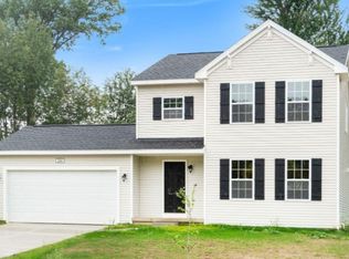 471 Pioneer Trl, Cedar Springs, MI 49319