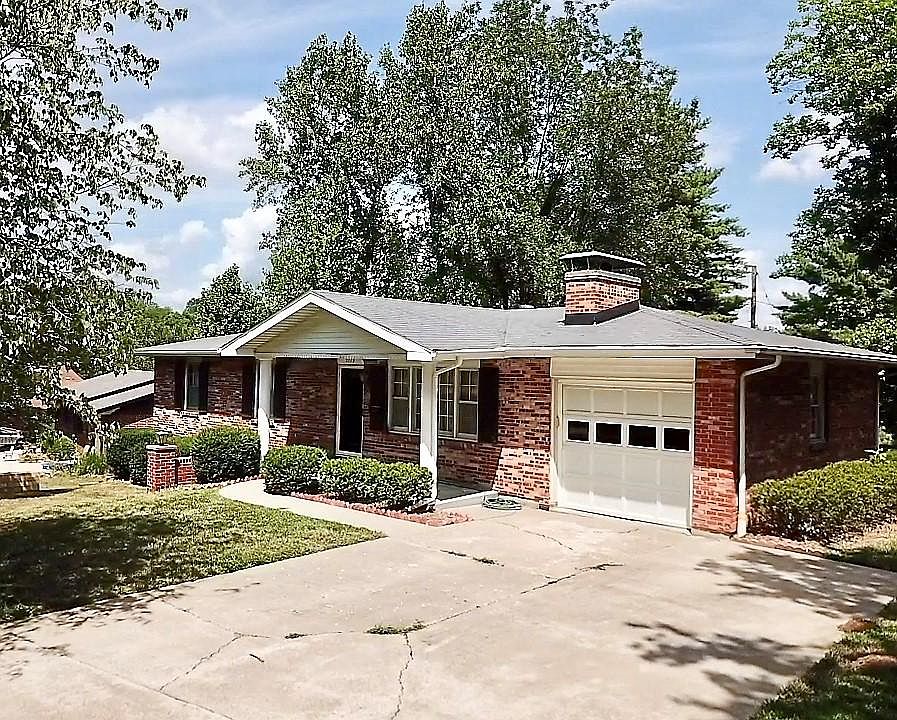1st image of 2115 Southwood Dr