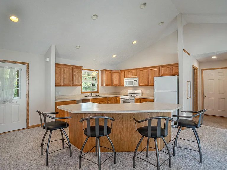 7675 E Kent Rd — Photo 11