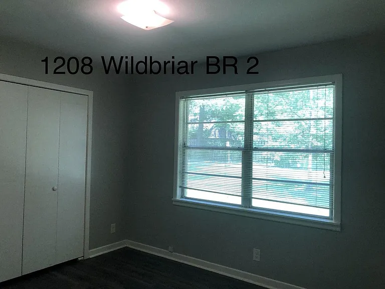 1208 Wildbriar Dr — Photo 4