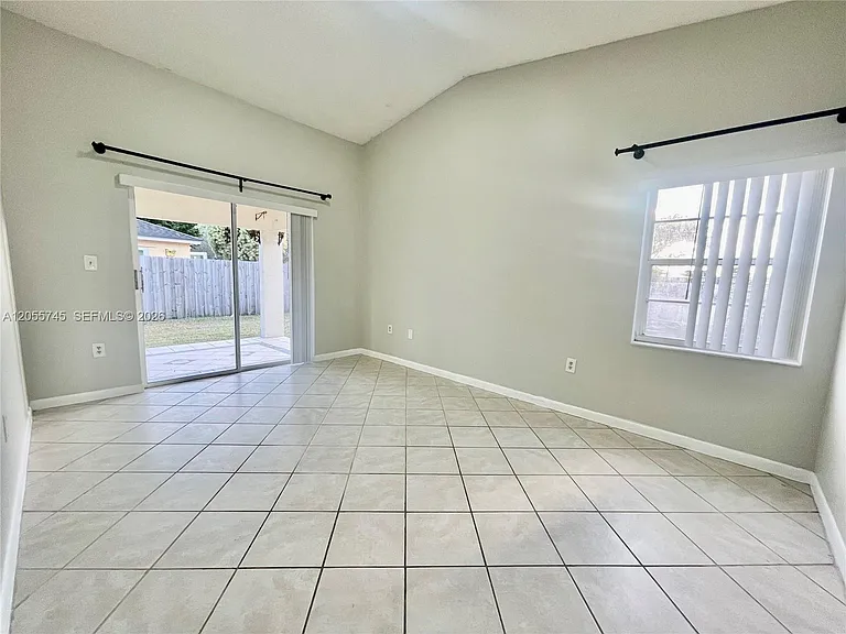 5508 NW 101st Ct — Photo 12