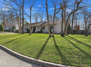 161 Mooring Rd, Manahawkin, NJ 08050