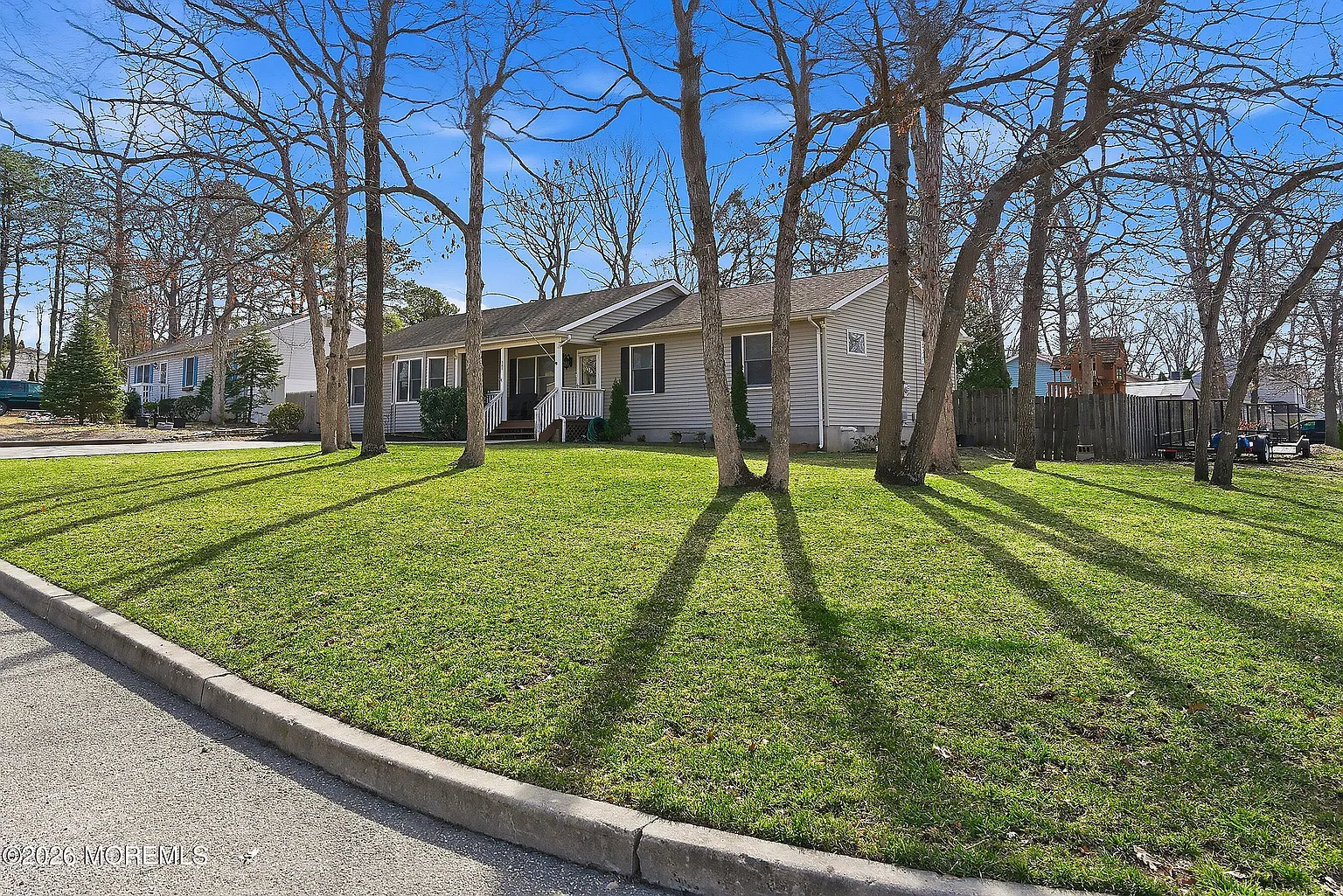 161 Mooring Road photo 1
