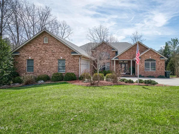 84 Woodhaven Dr, Crossville, TN 38571