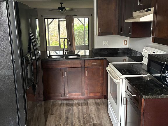 4th image of 16642 Brigadoon Dr