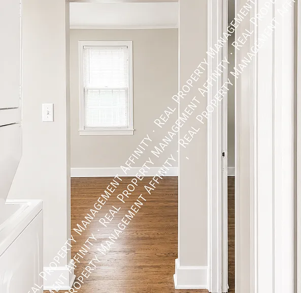 3684 Marion Ave — Photo 11