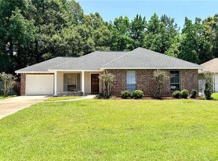 2335 Rue Toulander St, Mandeville, LA 70448
