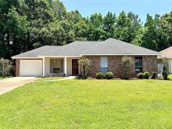 2335 Rue Toulander St, Mandeville, LA 70448