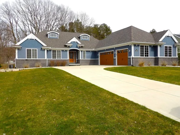 5416 Tealwood Cir, Fort Gratiot, MI 48059