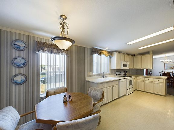 2nd image of 484 Marlin Cir