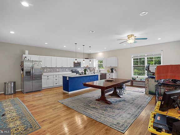4th image of 11337 Russell Rd