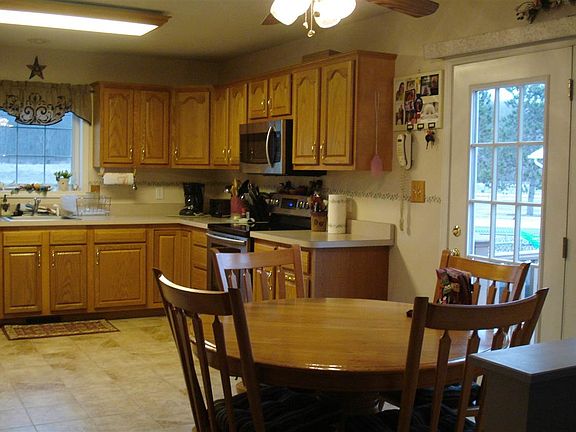 2nd image of 7 Evelyn Dr