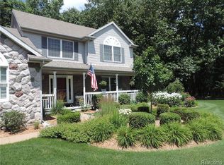 7863 Open Meadows Dr, Brighton, MI 48116