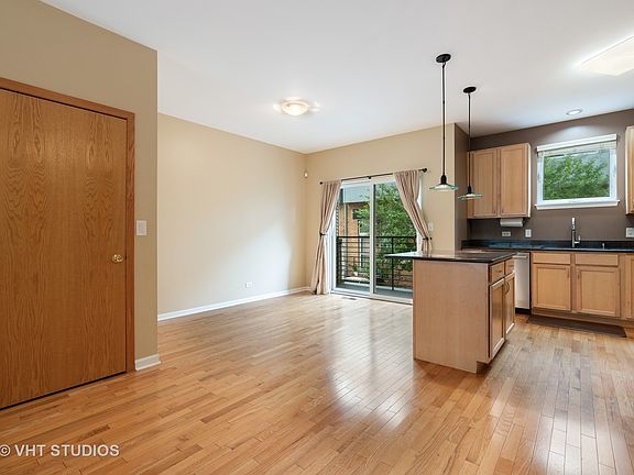 4th image of 2542 W Bloomingdale Ave Unit 1