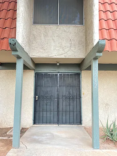 5942 W Golden Ln Photo 1