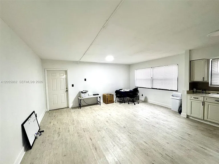 1525 NE 135th St #4 — Photo 9