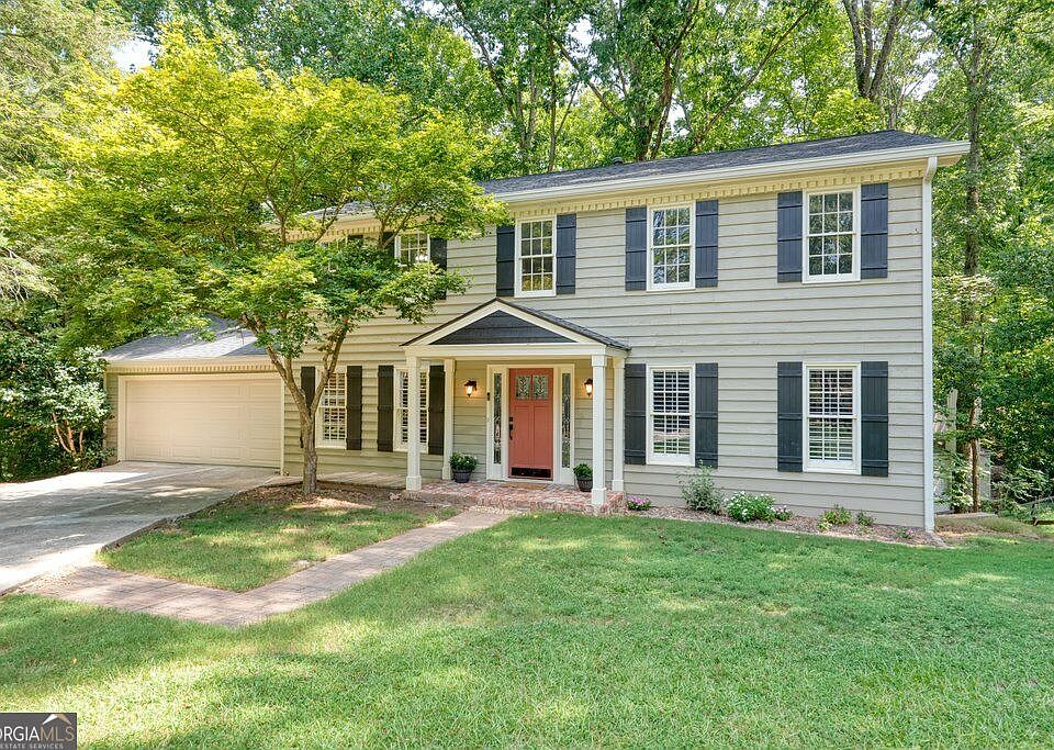 1st image of 220 Tallwood Ter