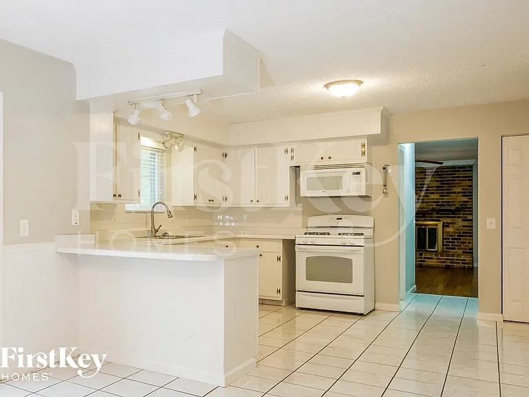 5511 Fireleaf Dr — Photo 7