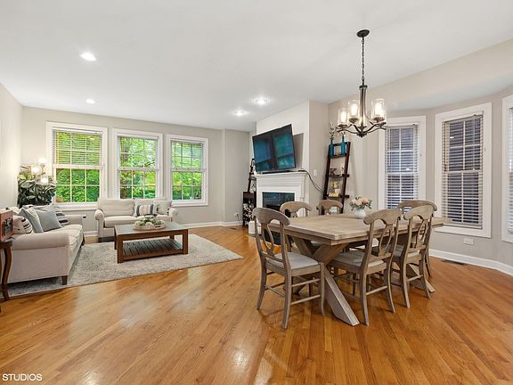 2nd image of 1227 N Paulina St #1N