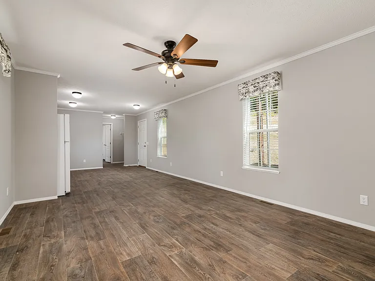 Center Manor — Photo 39