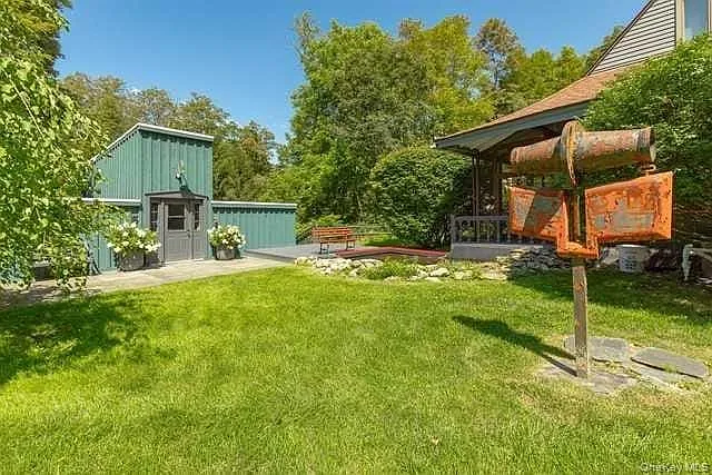 1 bed, 2.0 bath, 3661 sqft, $4,000 — Photo 2