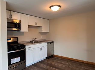 320 3rd St S APT 6, Stillwater, MN 55082