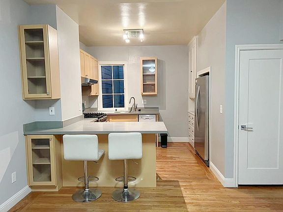 3rd image of 1886 Market St #2