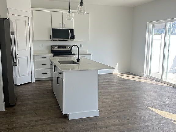4th image of 1150 Ashlyn Way #1