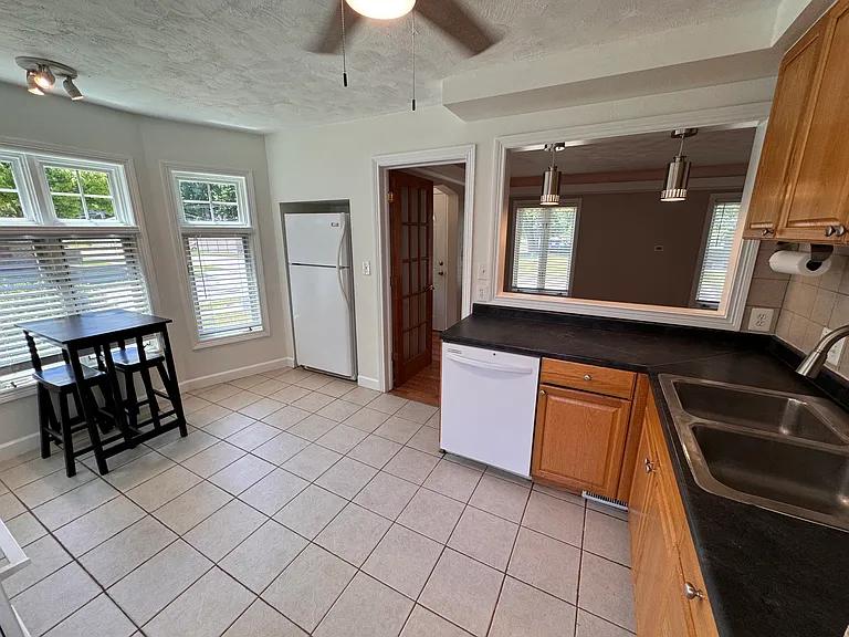 407 Roth Blvd — Photo 2