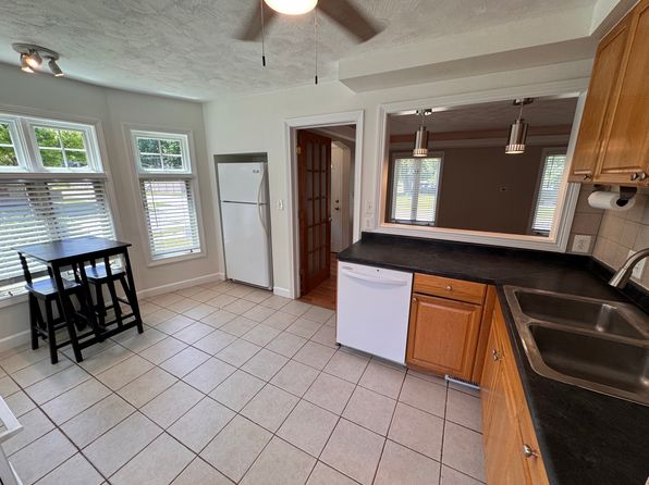 407 Roth Blvd