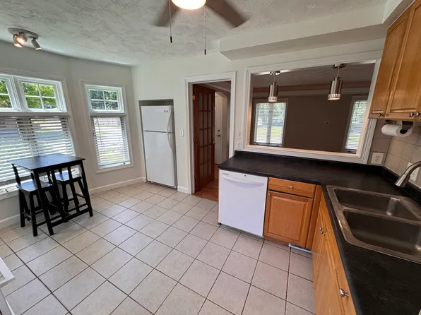 407 Roth Blvd, Clawson, MI 48017