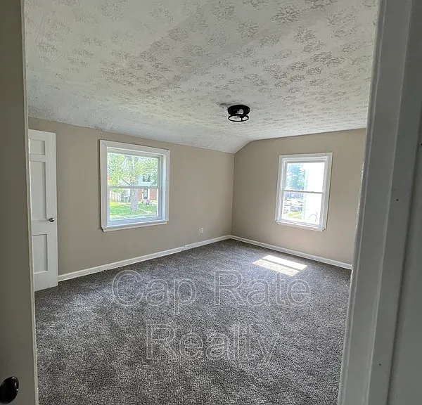 59 N Waverly St — Photo 1