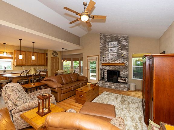 5th image of 7961 Headwater Dr