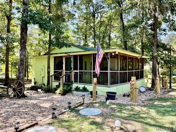 1651 Tawassee Pointe Dr, Lowndesboro, AL 36752