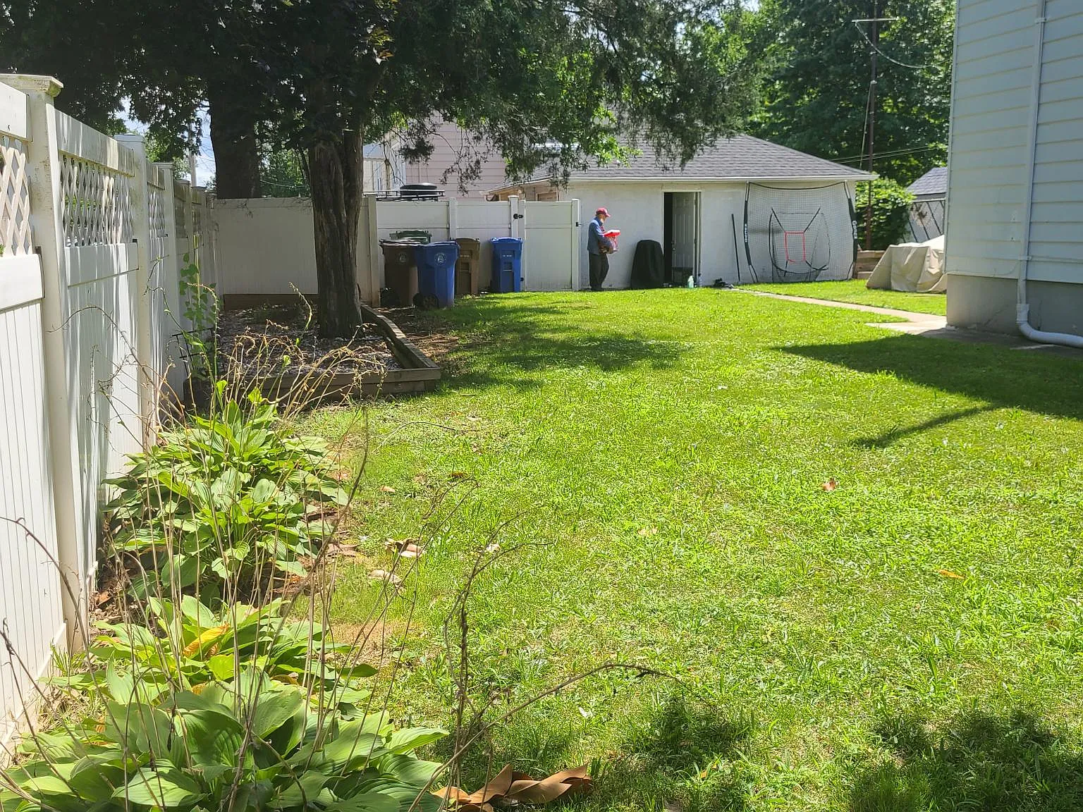 3 bed, 1000 sqft, $2,300 — Photo 2
