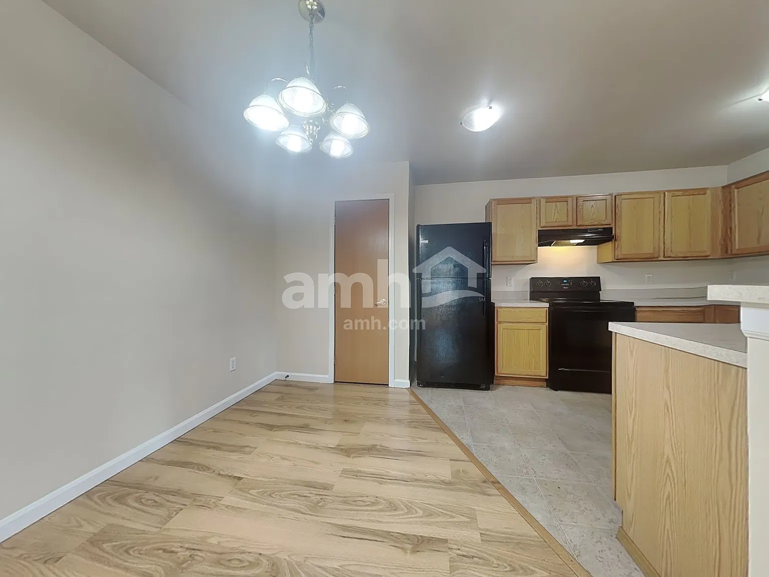 3 bed, 2.5 bath, 1576 sqft, $2,860 — Photo 4