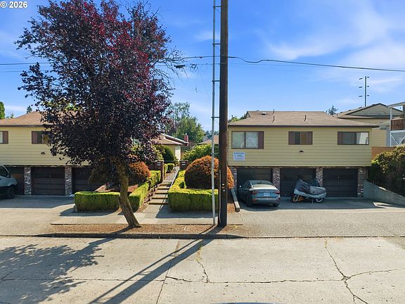 5th image of 2350 SE 42nd Ave