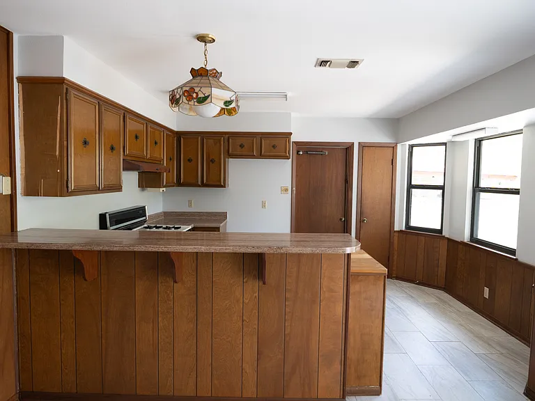 5235 Happiness St — Photo 10