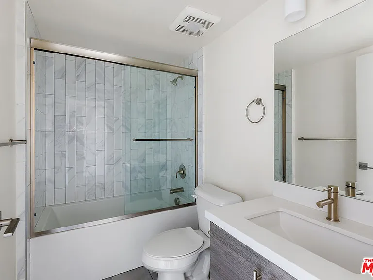 3667 Mentone Ave #8 — Photo 14