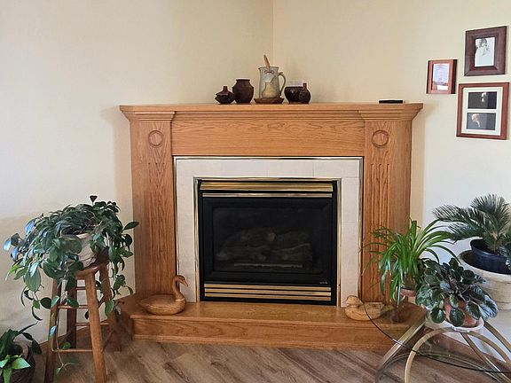 4th image of 1425 Fairview Ln