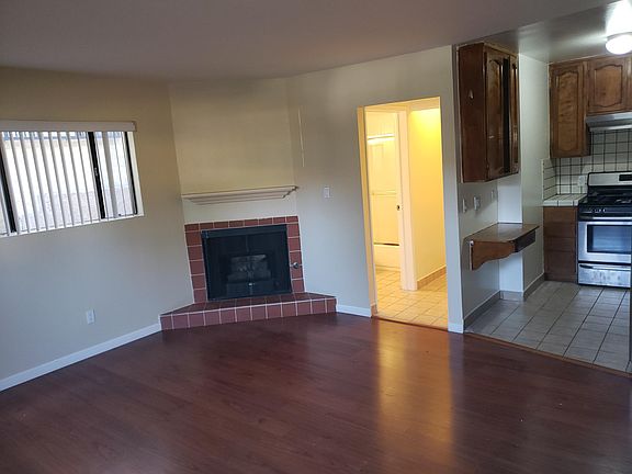 3rd image of 6207 Whitsett Ave APT B