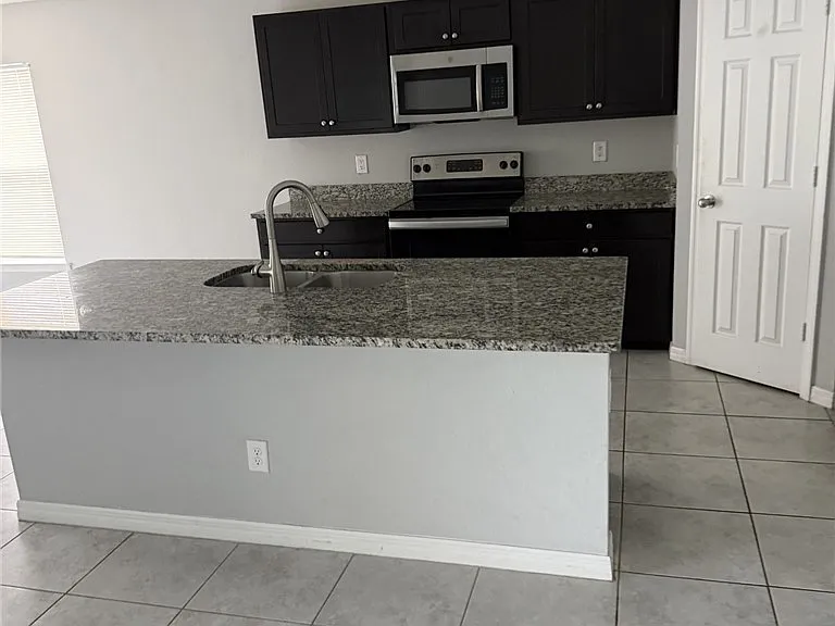 1424 NW 4th St — Photo 17
