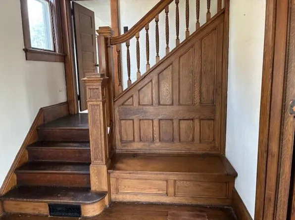 219 Coshocton Ave, Mount Vernon, OH 43050