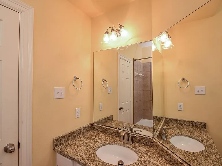 25203 Oak Villa Dr — Photo 10